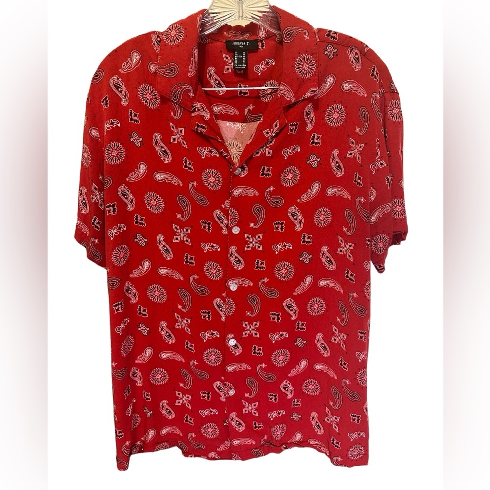 Forever 21 Red Paisley Short-Sleeve Button-Down Shirt